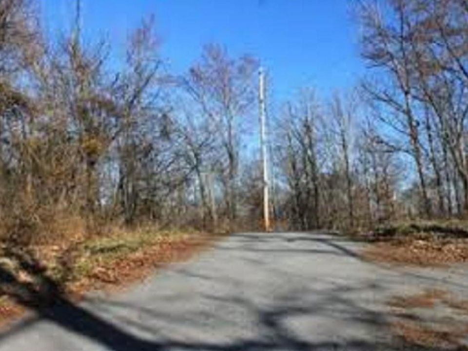 1st image of 114 Rose Dr
