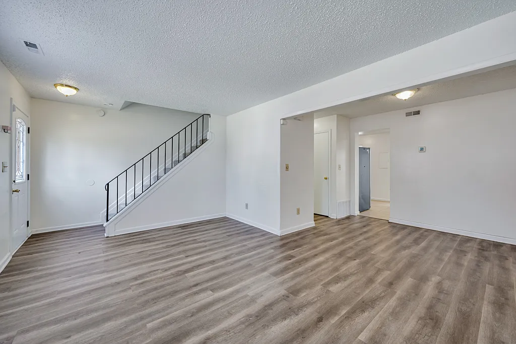 2 bed, 1.5 bath, 1200 sqft, $1,895 — Photo 3