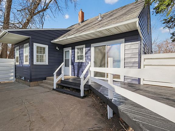 4th image of 1124 6th Ave NW