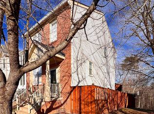 6907 Compton Valley Ct, Centreville, VA 20121