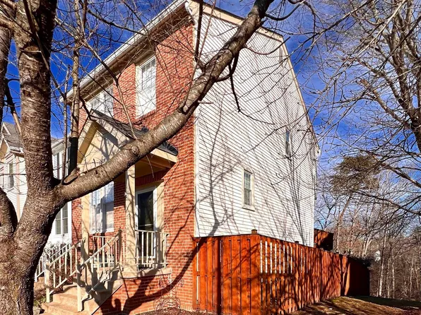6907 Compton Valley Ct, Centreville, VA 20121