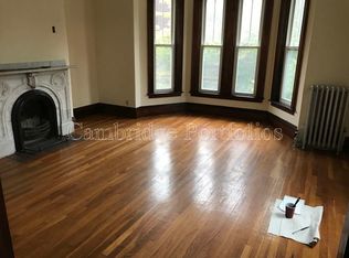 20 Hovey St #1F, Newton, MA 02458