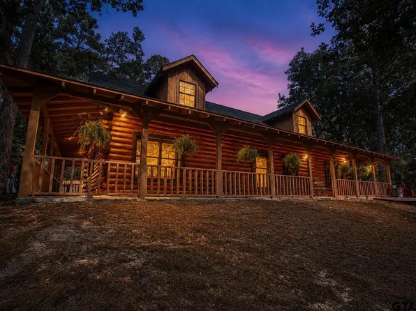 333 Dogwood Trl, Holly Lake Ranch, TX 75765