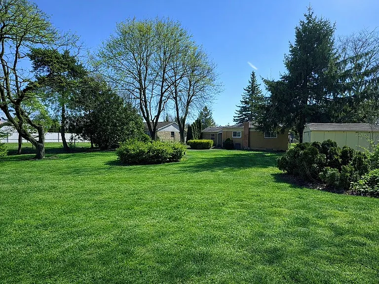 2235 Chesley Dr — Photo 31