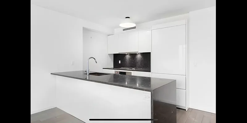 Rented by Gulia Wang, LREB | media 17