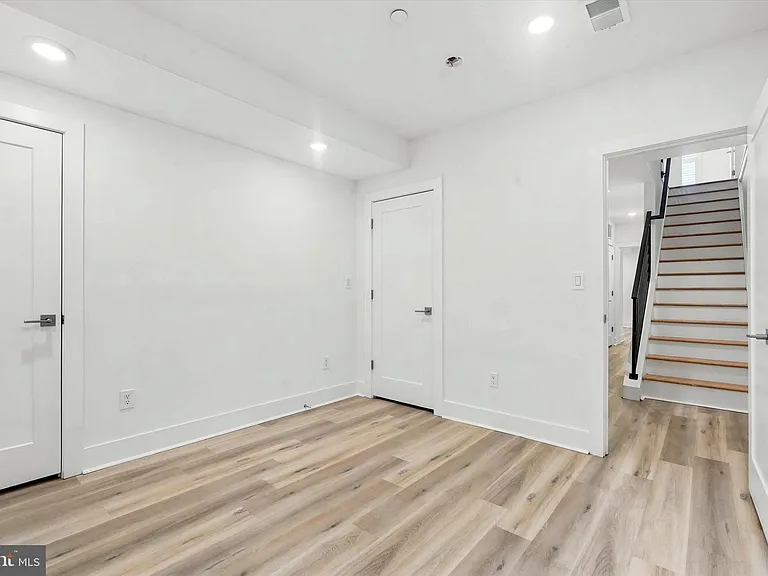 1843 E Huntingdon St #A — Photo 13