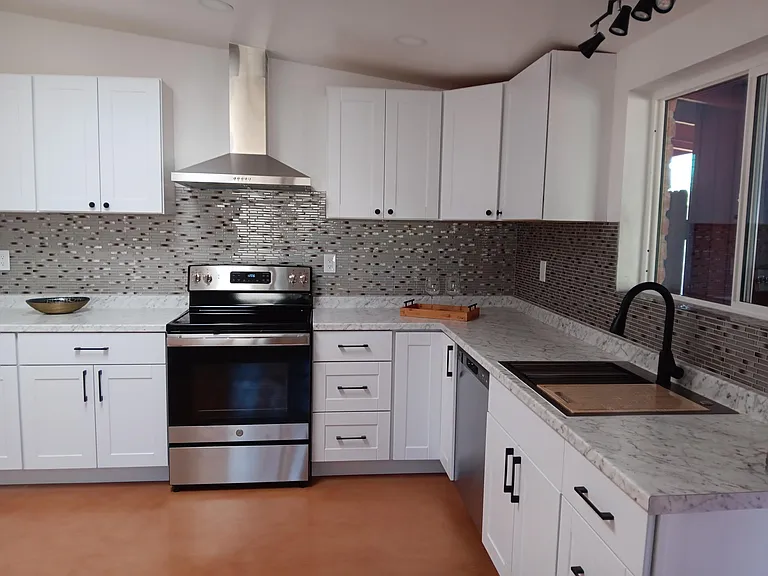 3920 E Poe St — Photo 10