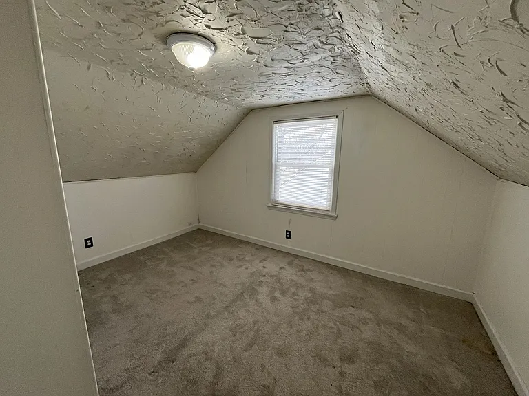 1919 Tudor St — Photo 13