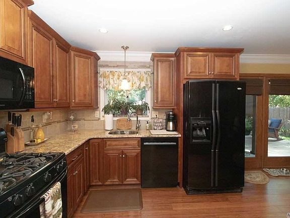 2nd image of 7 Madsen Ln