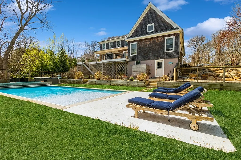 Beautiful Beach House With a Pool and Hot Tub. — Photo 1