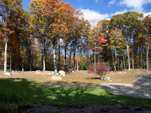 30 Huckleberry Hill Rd, New Canaan, CT 06840