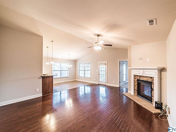 2nd image of 308 Summer Cove Cir NW