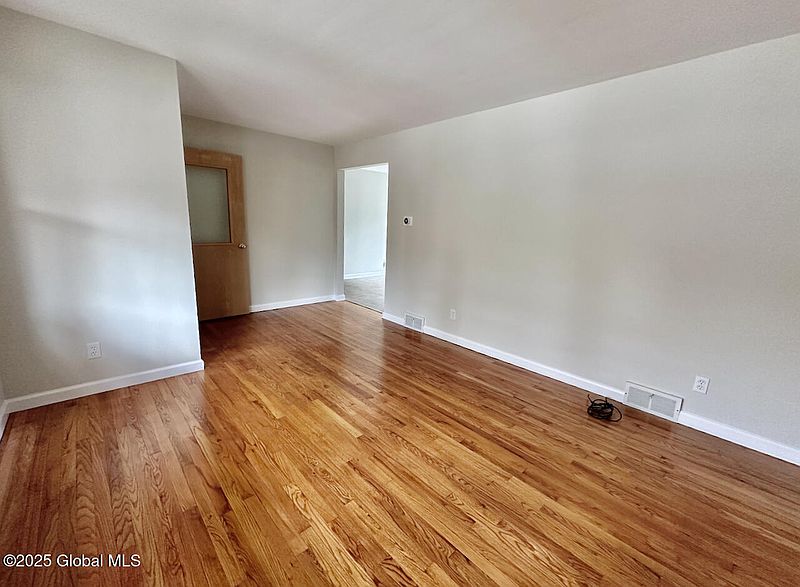 5th image of 6 Hillandale Drive