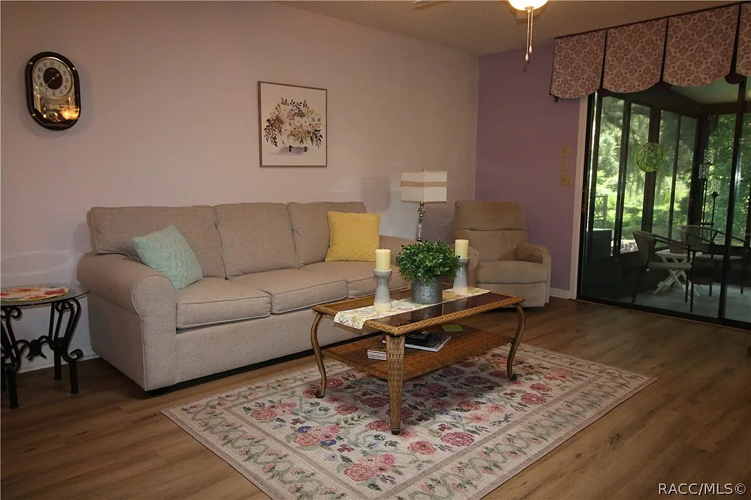 2 bed, 2.0 bath, 1153 sqft, $1,800 — Photo 4