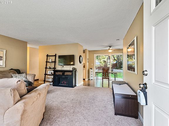 3rd image of 1800 SE Oak Shore Ct