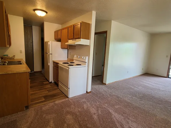 1201 3rd Ave N #301, Wahpeton, ND 58075