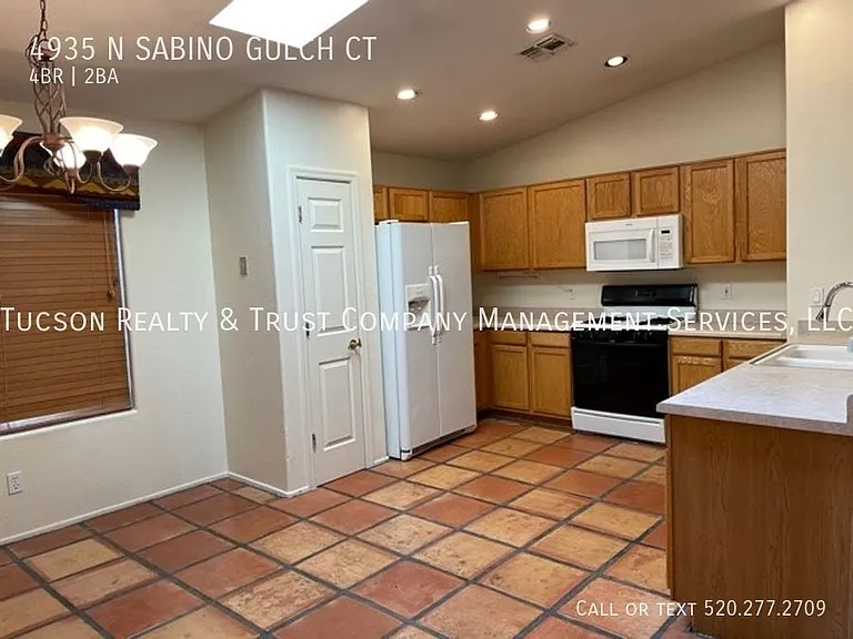 4935 N Sabino Gulch Ct — Photo 3