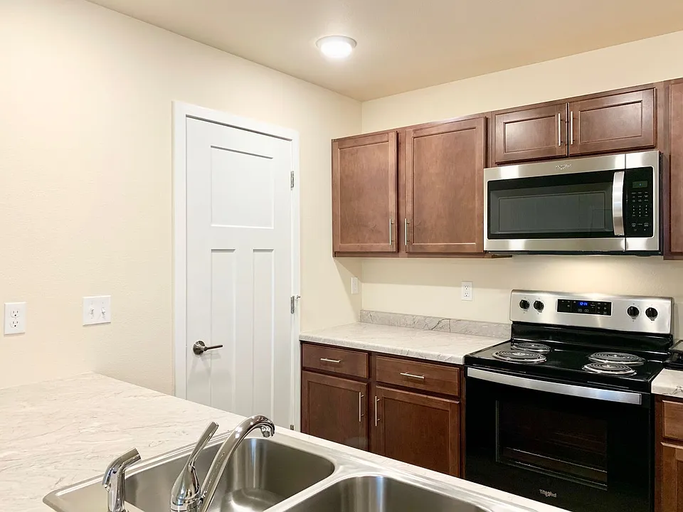 N6695 Riverview Dr #3106