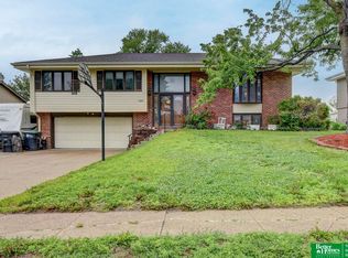 3926 N 94th St, Omaha, NE 68134