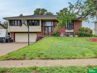 3926 N 94th St, Omaha, NE, 68134