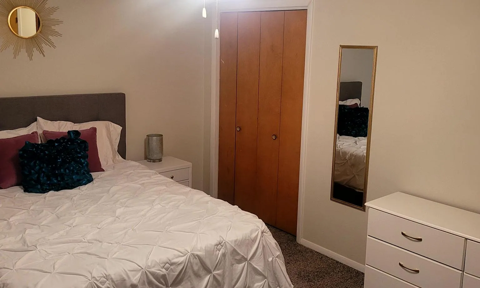607 Bradley Dr — Photo 2