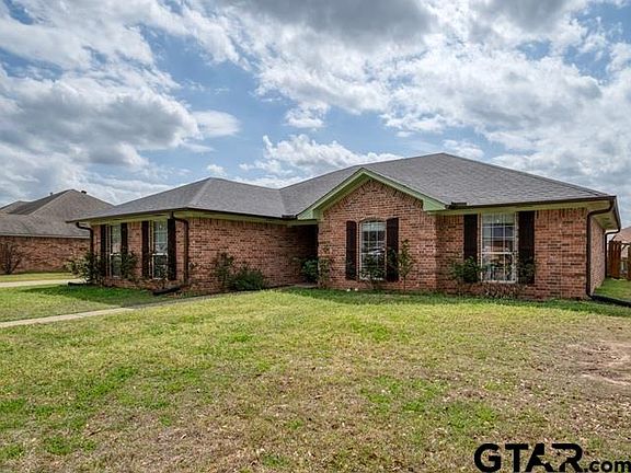 3rd image of 219 Amanda Ct
