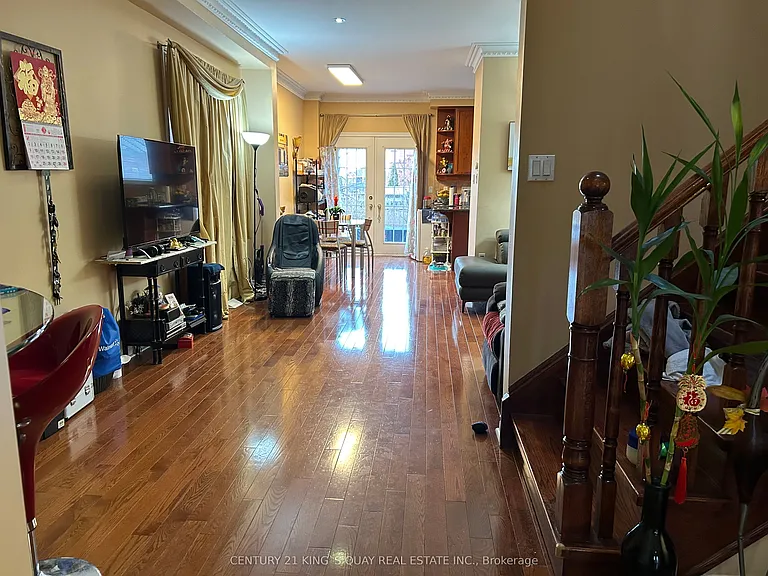 558 Lumberton Cres — Photo 5
