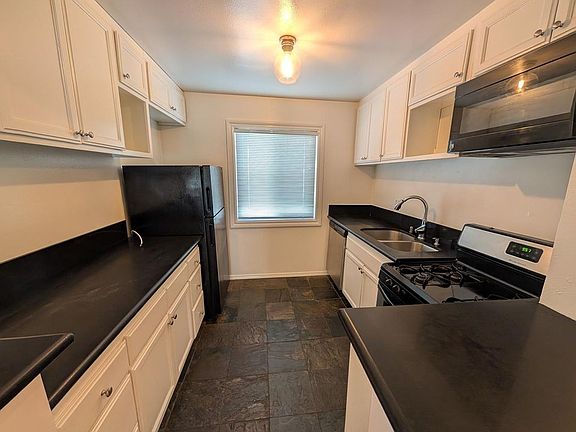 5th image of 1915 Grace Ave APT 7