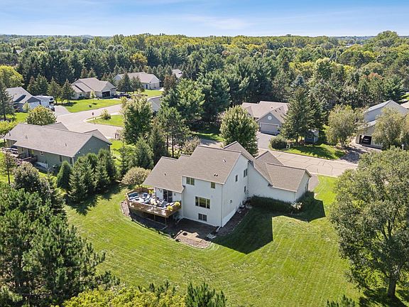 3rd image of 566 Woodland Ln E
