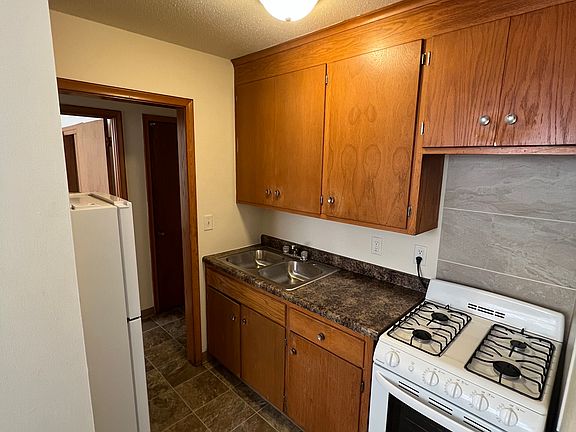4th image of 4441 University Ave NE APT 104