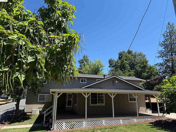 3rd image of 18210 Yosemite Rd