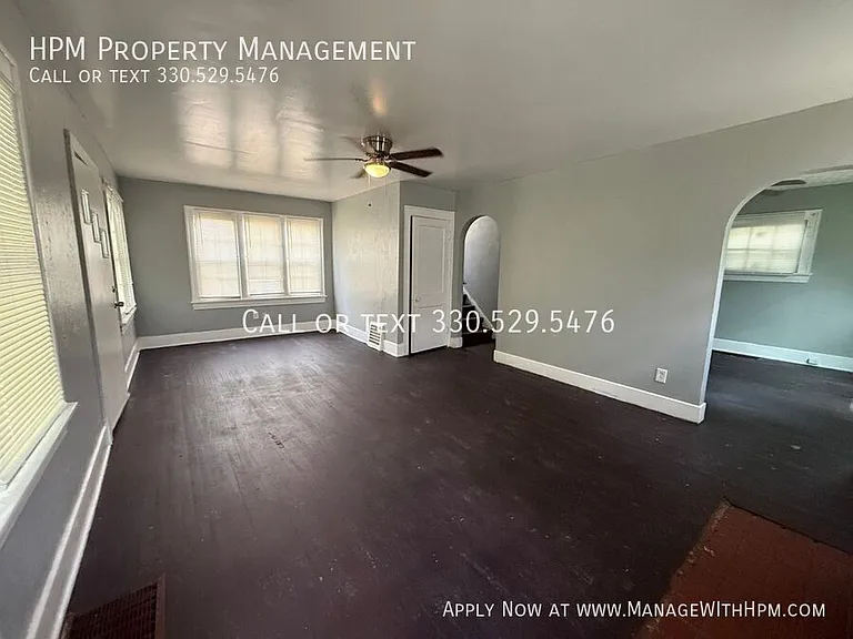 745 Noble Ave — Photo 3