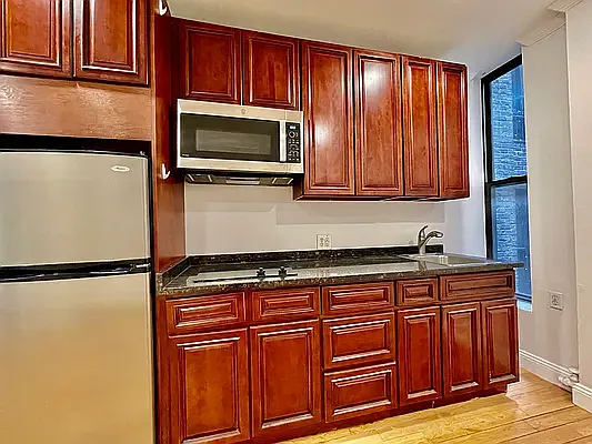 325 E 90th St #4RE — Photo 6