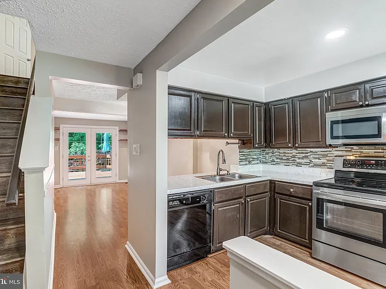 8525 Koluder Ct — Photo 4