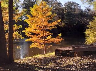 34 Lake Montrose Rd, Natchez, MS 39120