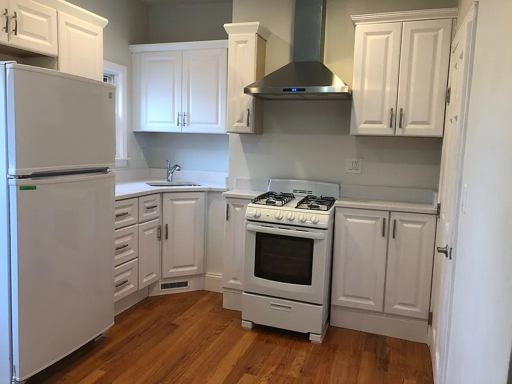 1 bed, 1.0 bath, 700 sqft, $2,850 — Photo 1