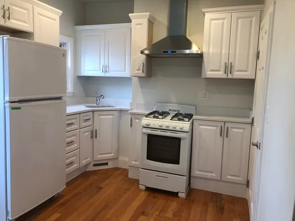 176 W 6th St #3, Boston, MA 02127