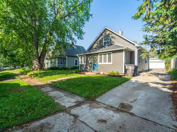 2336 E 13th St, Des Moines, IA 50316