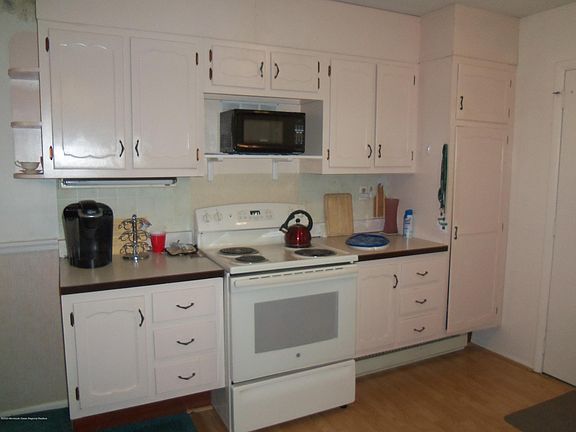 2nd image of 82B Dorchester Dr #1002
