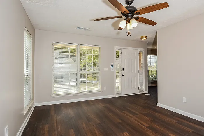 1350 Ambercrest Way — Photo 6