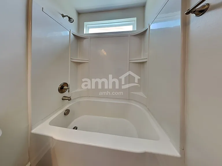 103 Westover Dr — Photo 17