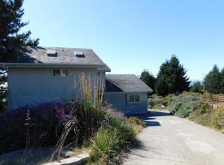 94 Sea Crest Rd, Whitethorn, CA 95589