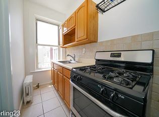 24-03 31st St #3R, Astoria, NY 11102