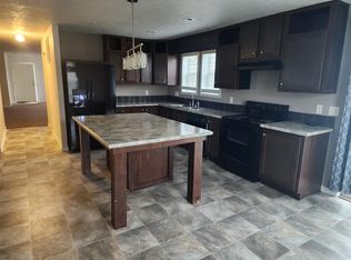 W209N11681 Hilltop Cir #14453395, Germantown, WI 53022