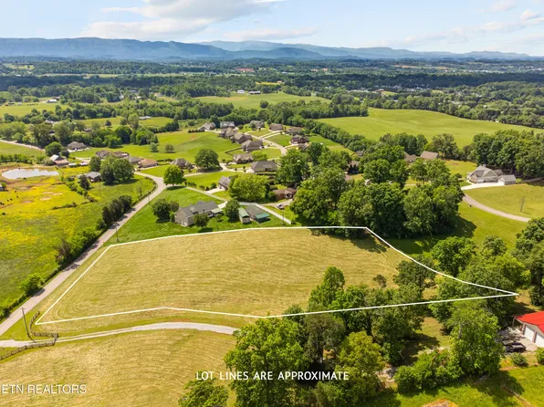 1223 Walker Rd, Maryville, TN 37801