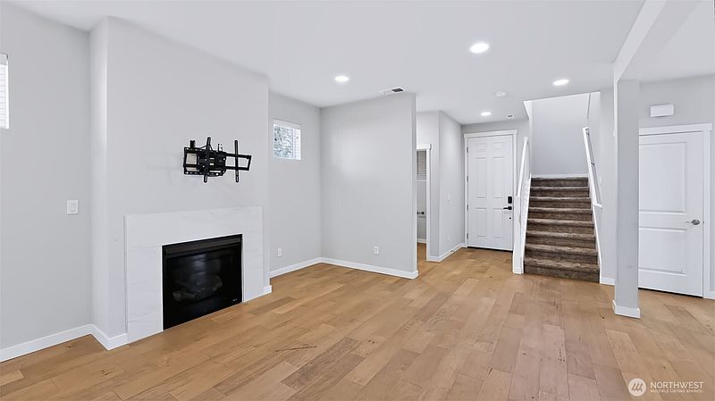 3rd image of 18801 124th Avenue SE
