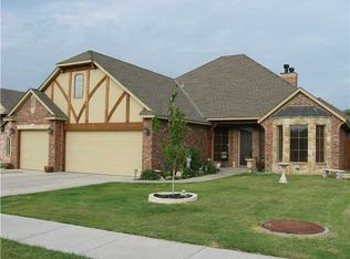 3212 Woodstock Rd, Moore, OK 73160