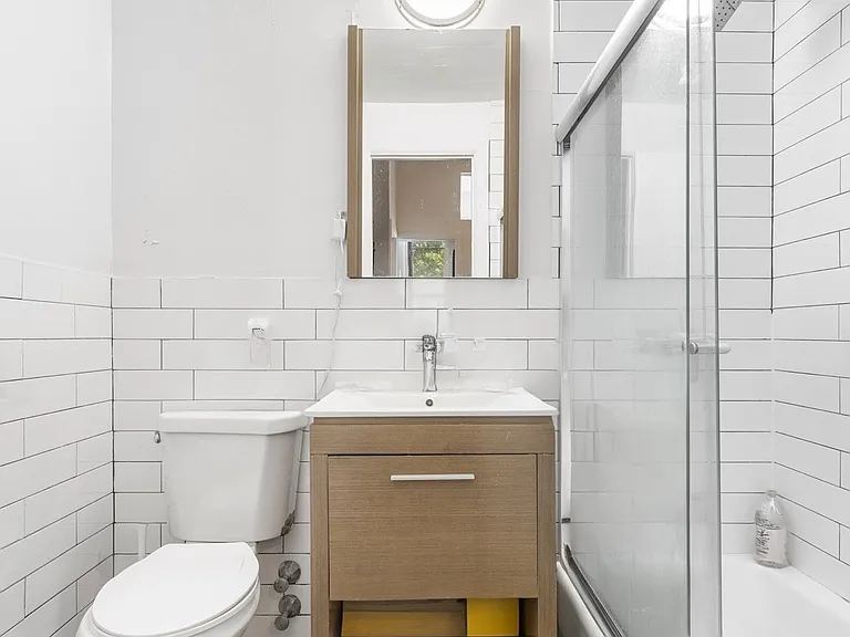 309 W 29th St #2F — Photo 10
