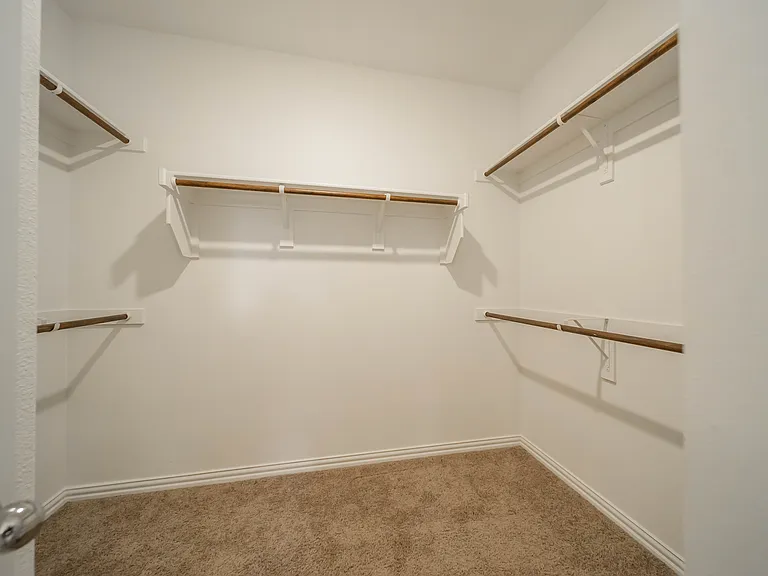 5929 Priory Dr — Photo 9