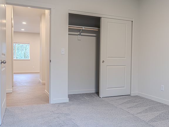 3rd image of 415 SW 20th Ave #11516090